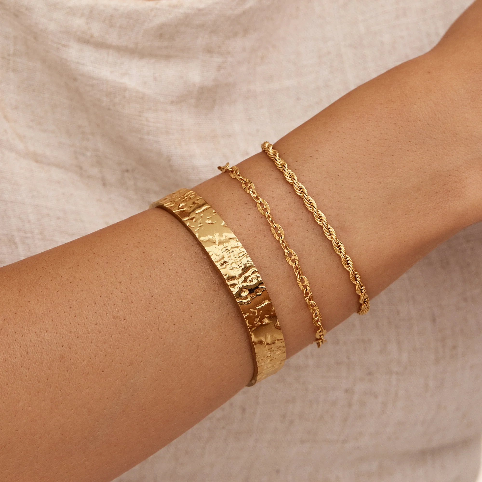Chunky Textured Cuff bracelet - Image 3
