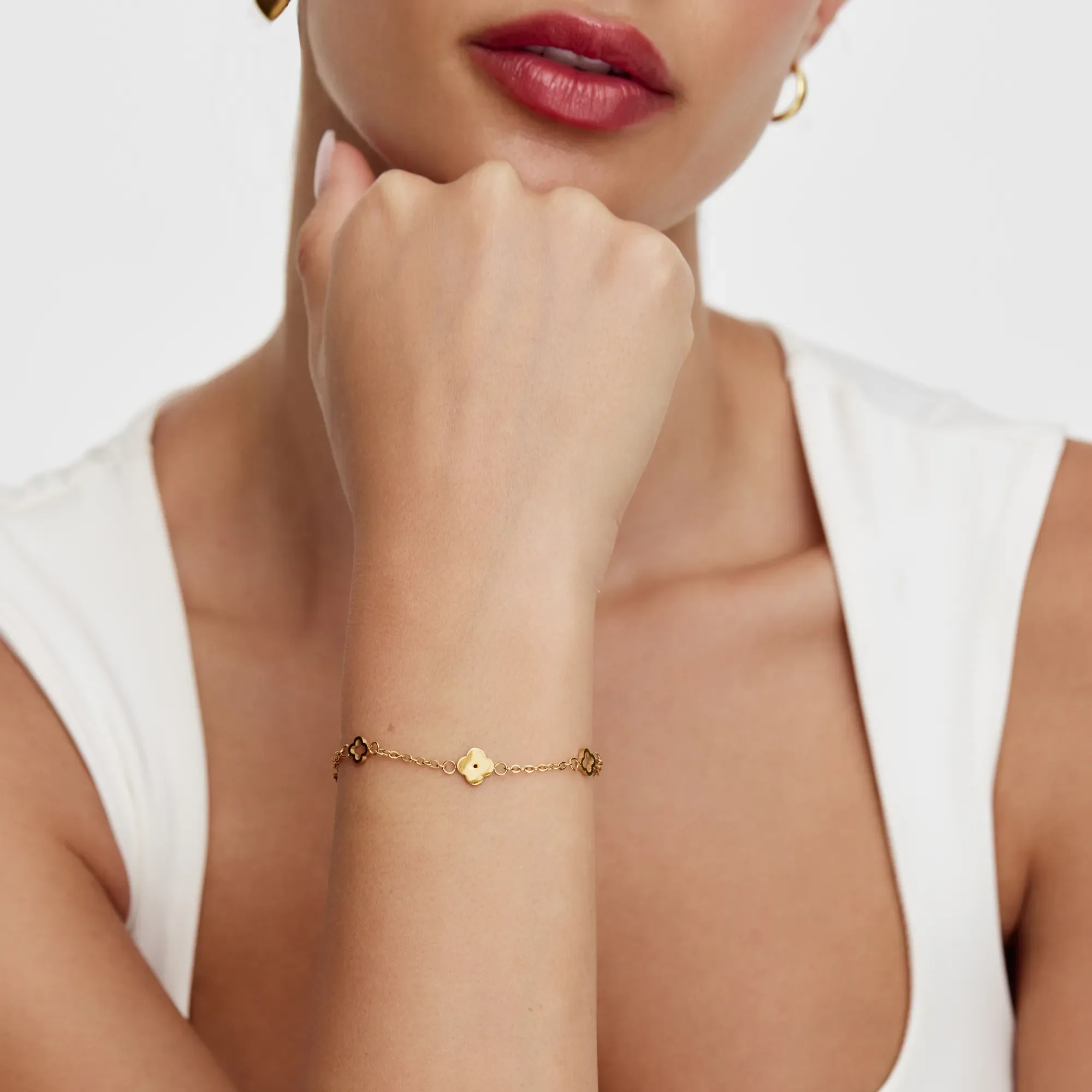 Dainty Clover Bracelet - Image 2