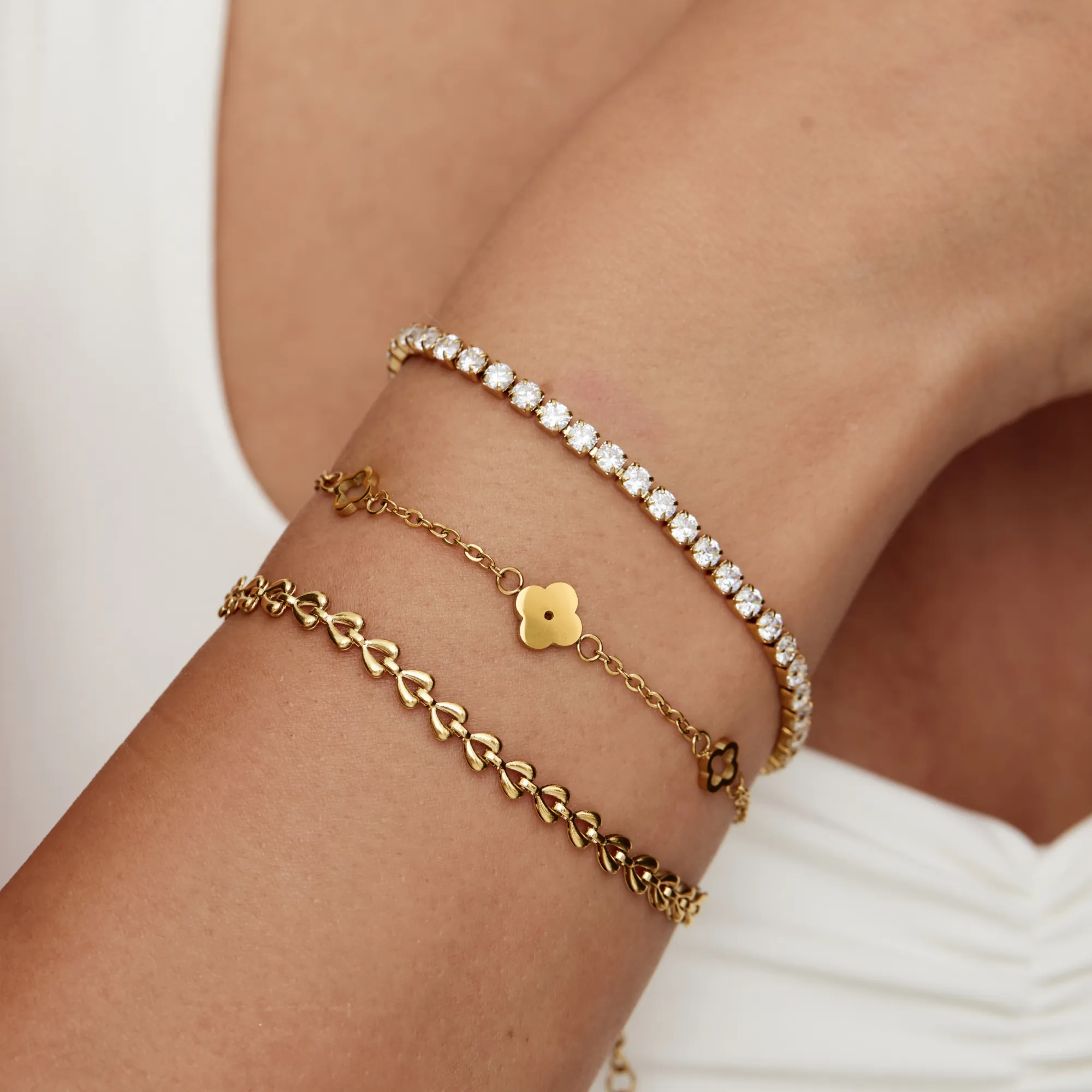 Dainty Clover Bracelet - Image 3