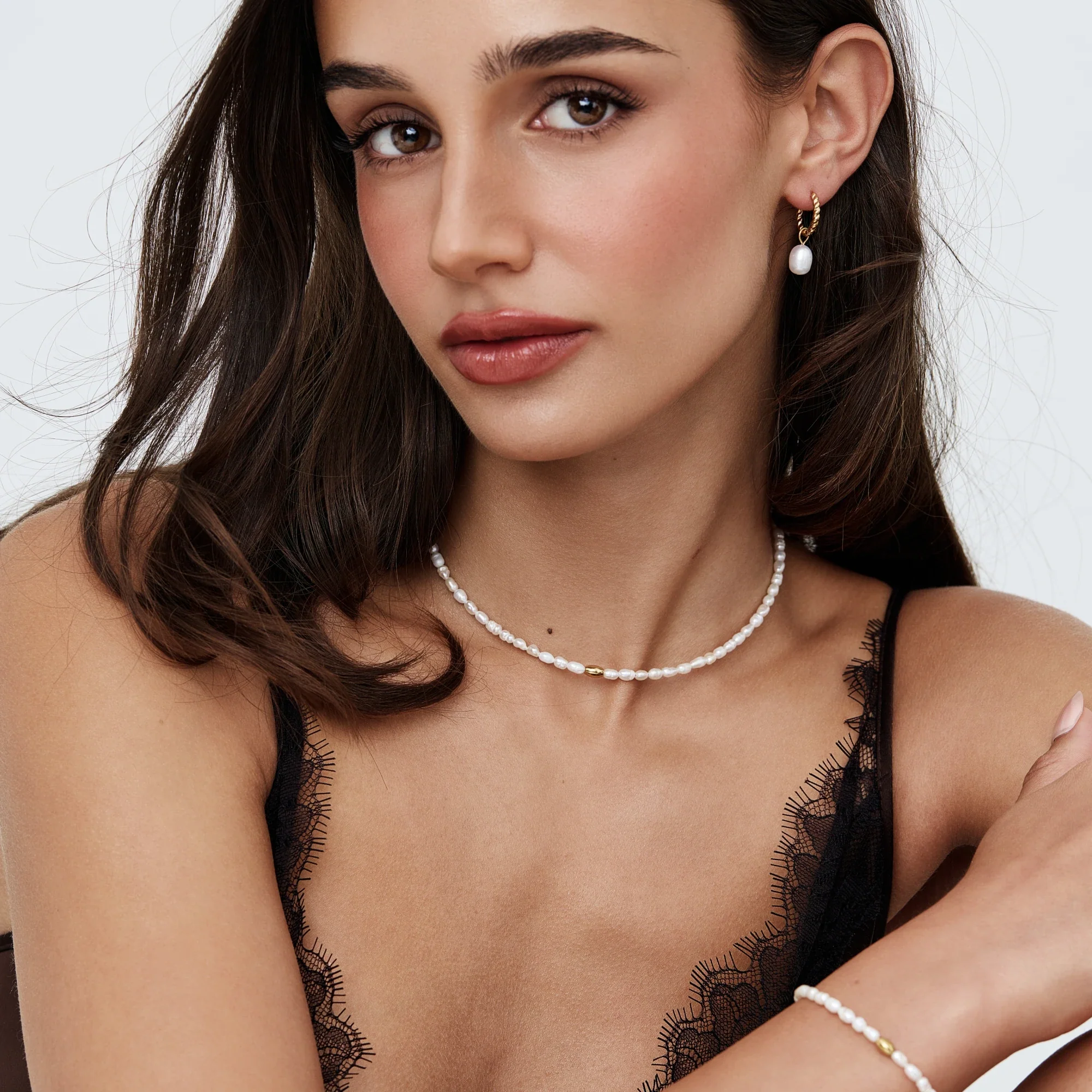 Essential Pearl Choker Necklace - Image 6