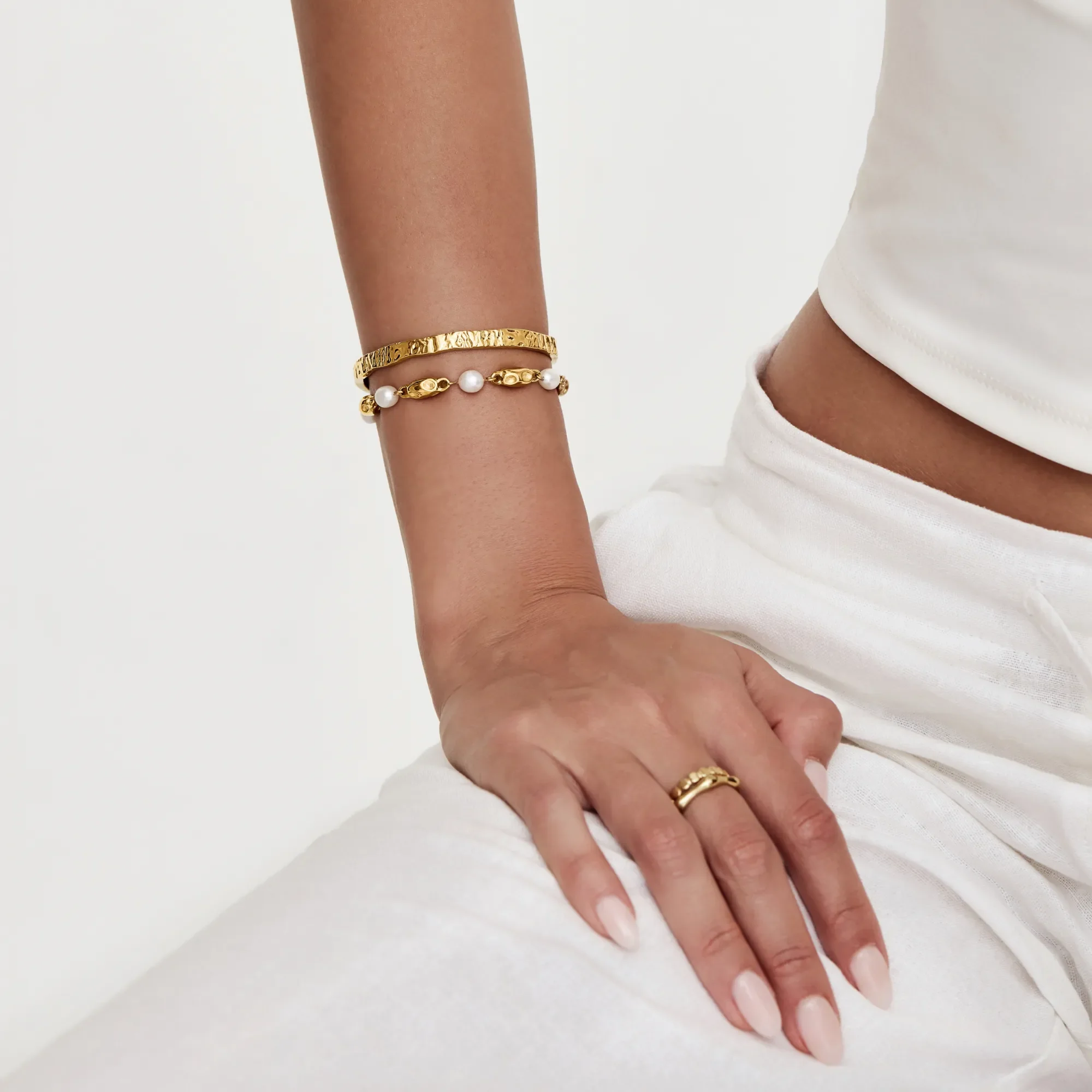 Molten Freshwater Pearl Bracelet - Image 3