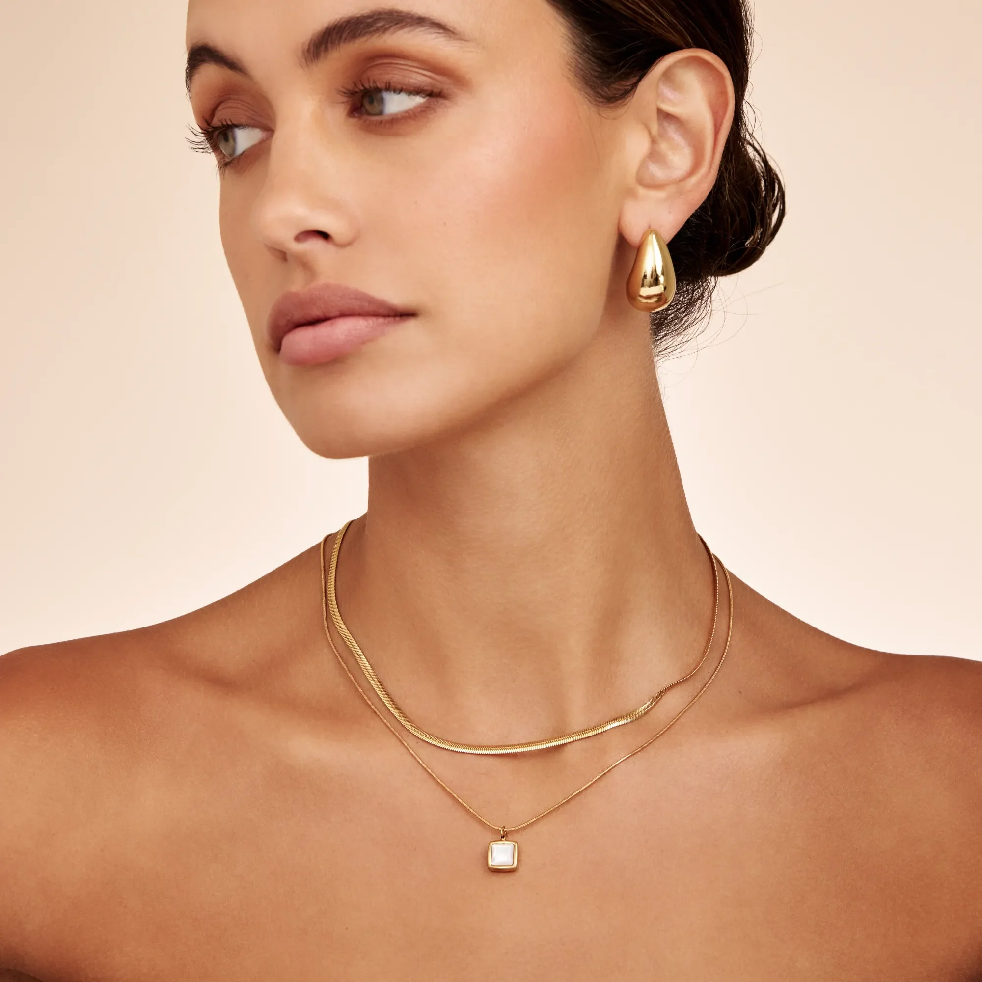 Mother of Pearl Square Pendant Necklace - Image 5
