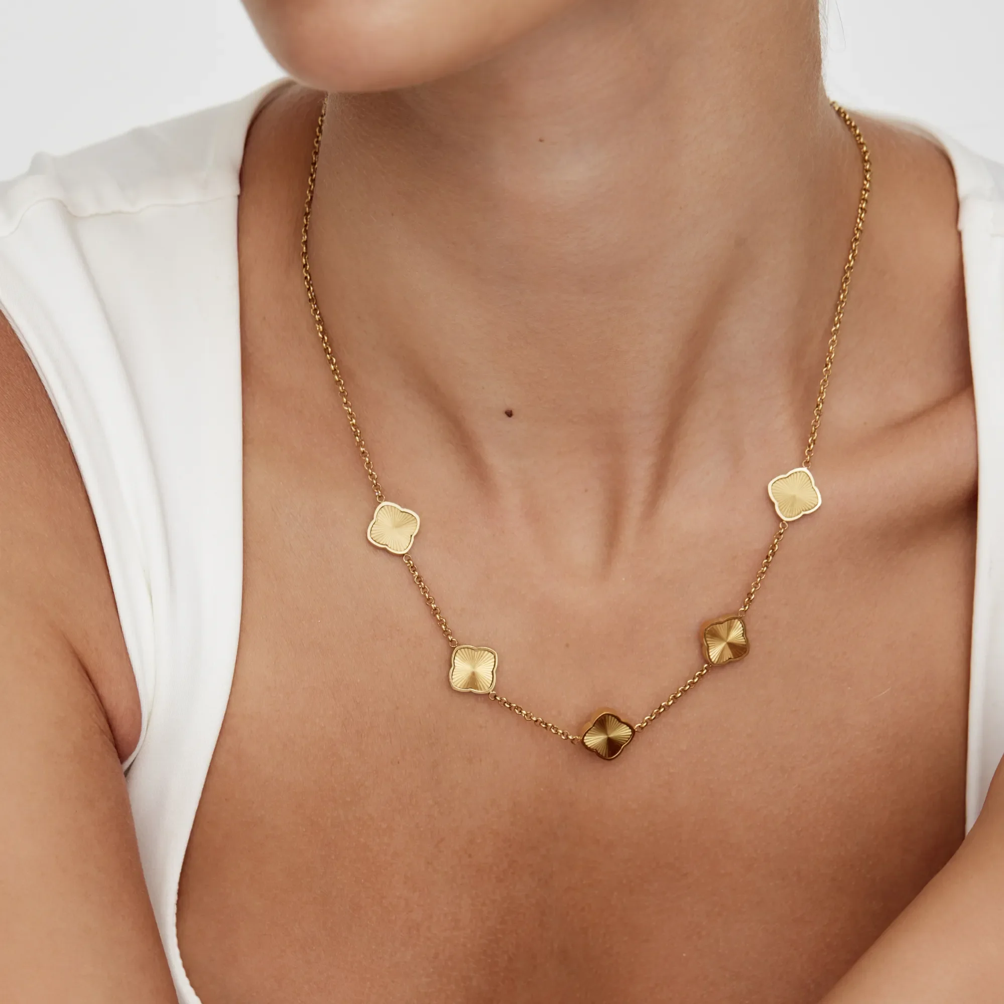 Sunburst Clover Necklace - Image 3